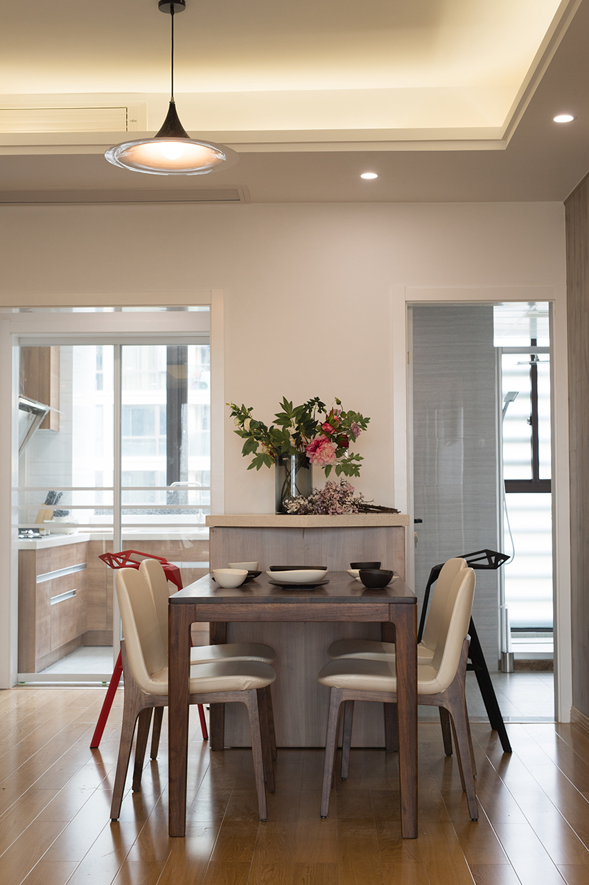 餐廳.jpg 餐廳.jpg