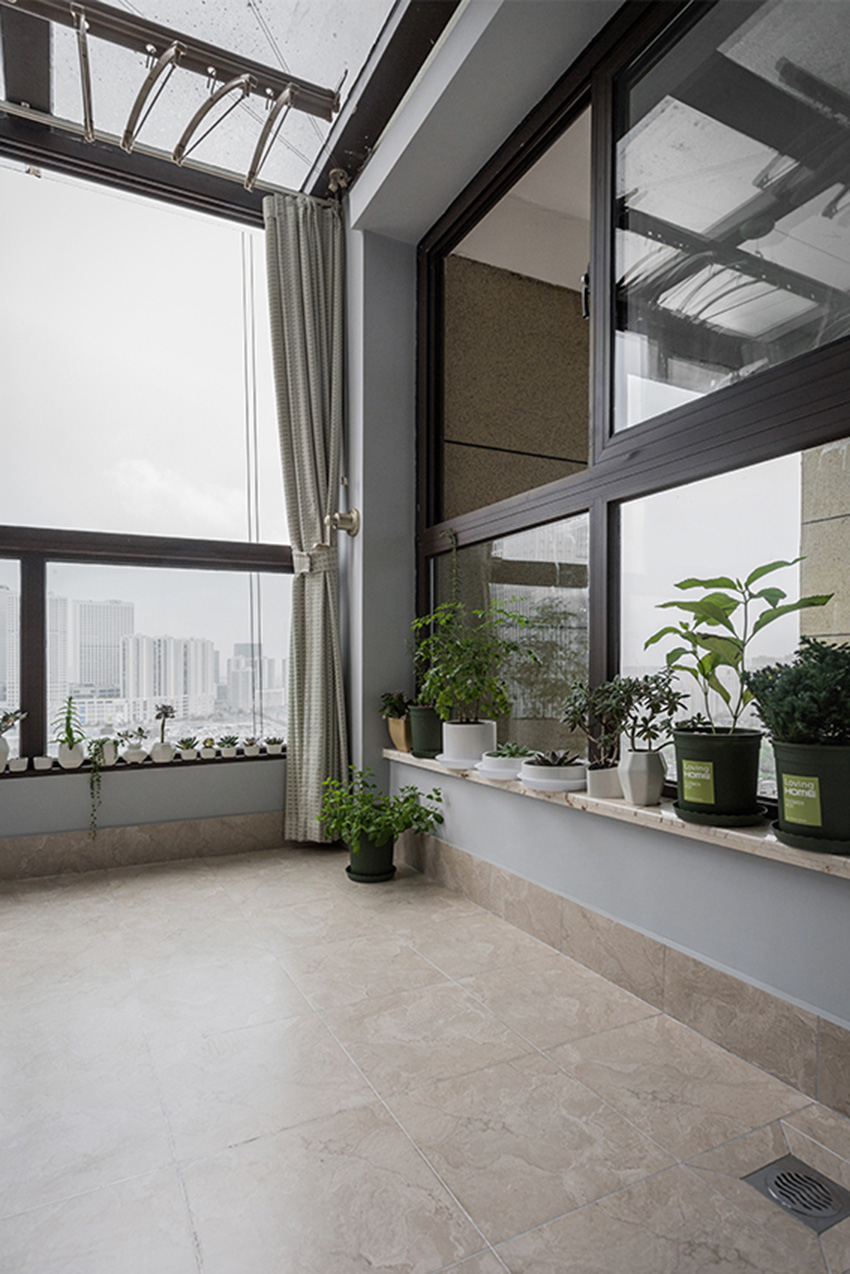 陽臺.jpg 陽臺.jpg