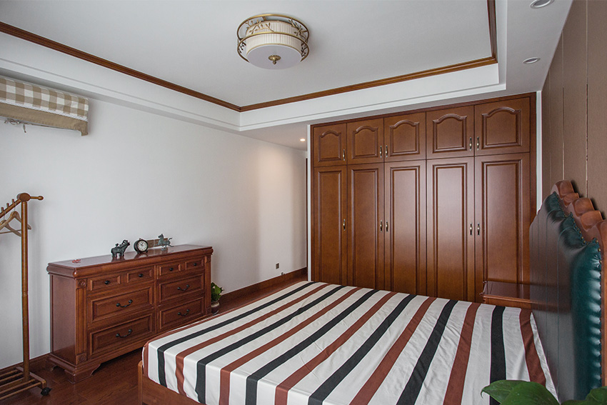 臥室.jpg 臥室.jpg