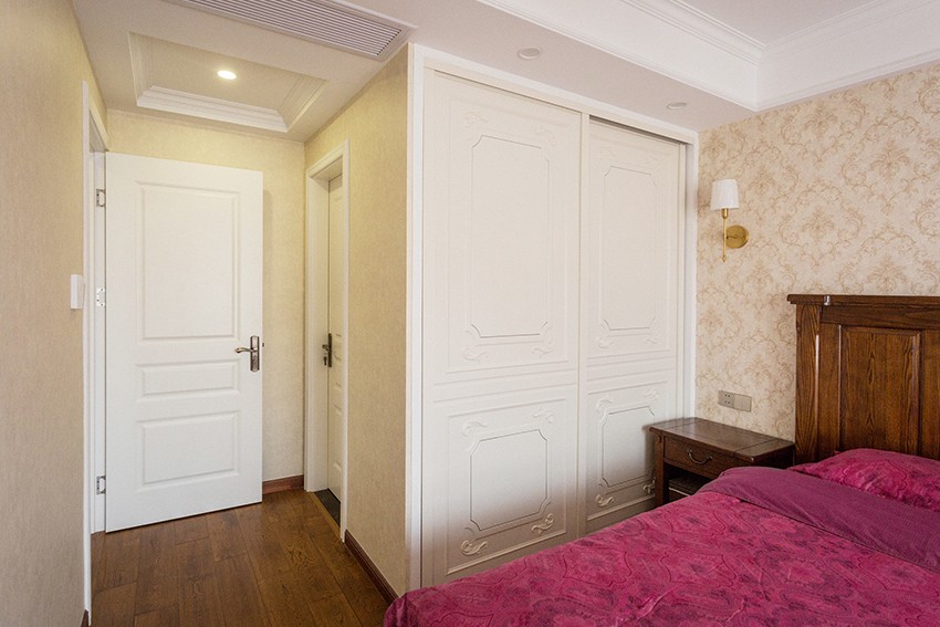 臥室.jpg 臥室.jpg