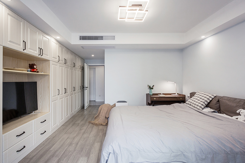 臥室.jpg 臥室.jpg