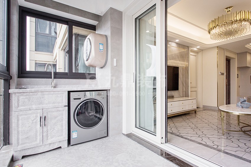 陽臺(tái)裝修實(shí)景圖.jpg 陽臺(tái)裝修實(shí)景圖.jpg