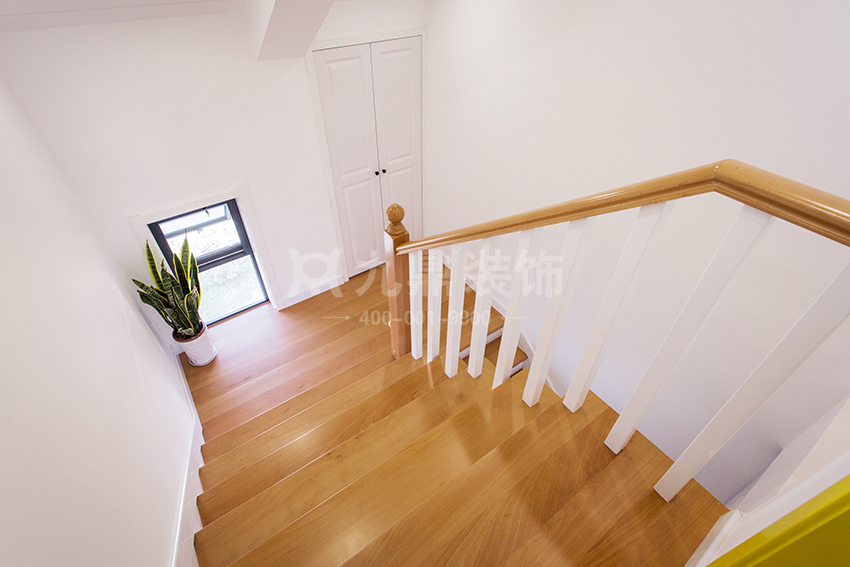 樓梯裝修圖.jpg 樓梯裝修圖.jpg