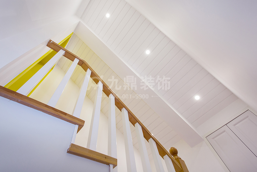 樓梯裝修圖.jpg 樓梯裝修圖.jpg