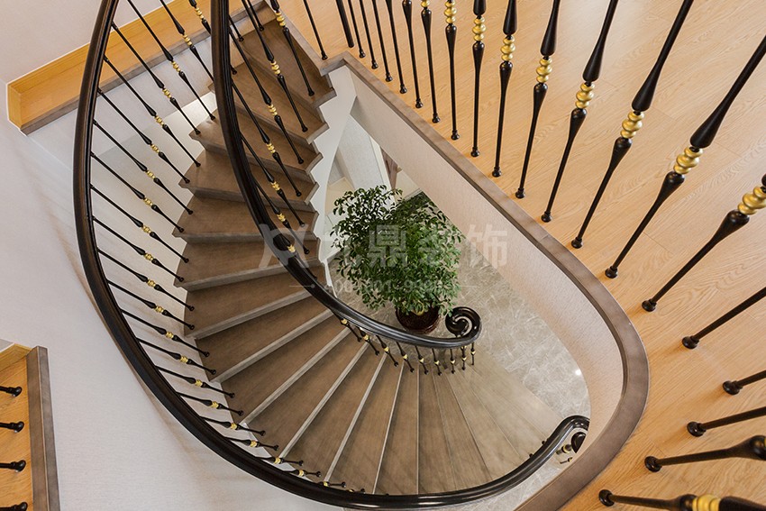 樓梯裝修效果圖.jpg 樓梯裝修效果圖.jpg