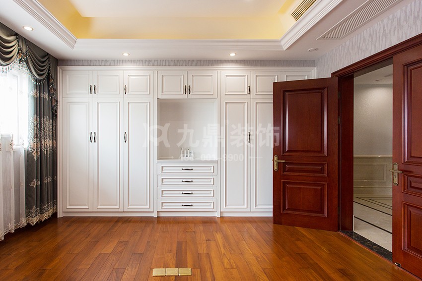 衣帽間裝修效果圖.jpg 衣帽間裝修效果圖.jpg