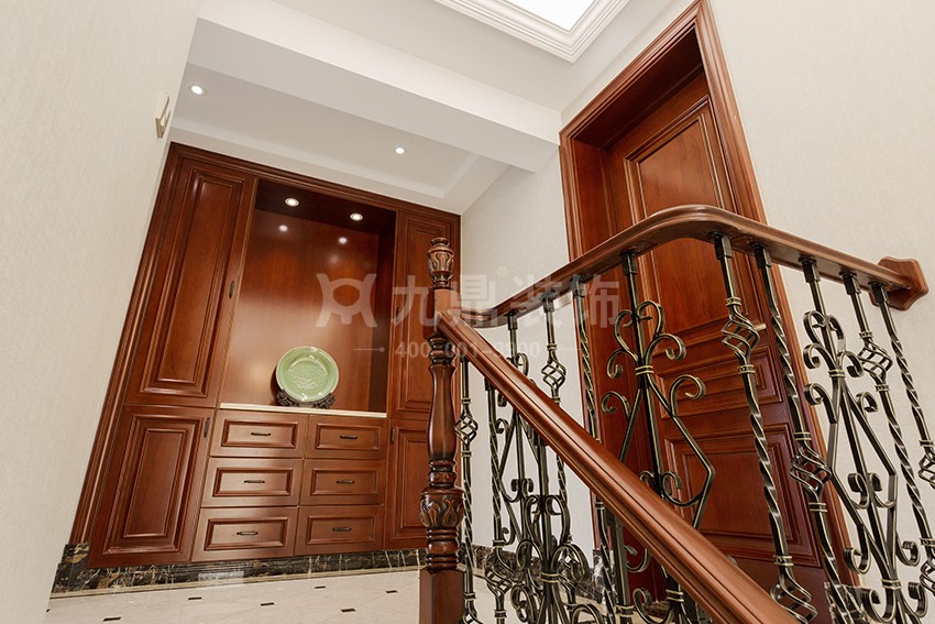 別墅樓梯裝修效果圖.jpg 別墅樓梯裝修效果圖.jpg