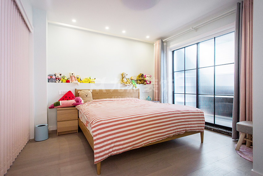 軟裝設(shè)計(jì)效果圖.jpg 軟裝設(shè)計(jì)效果圖.jpg