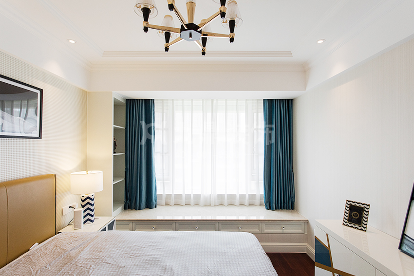 臥室裝修實(shí)景圖