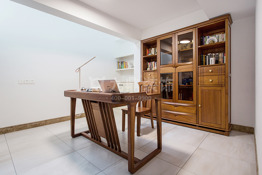 軟裝設(shè)計(jì)攻略：怎樣陳設(shè)與點(diǎn)綴書(shū)架